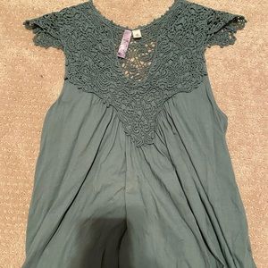 Tank top—only worn once